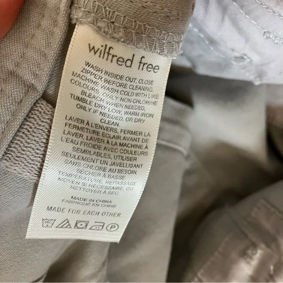 Aritzia Wilfred free Gray Mini Cargo Shorts size 4 - Picture 4 of 6